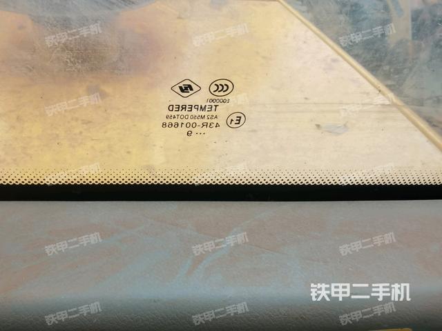 后窗玻璃角標(駕駛室部分) 后窗玻璃角標(駕駛室部分)