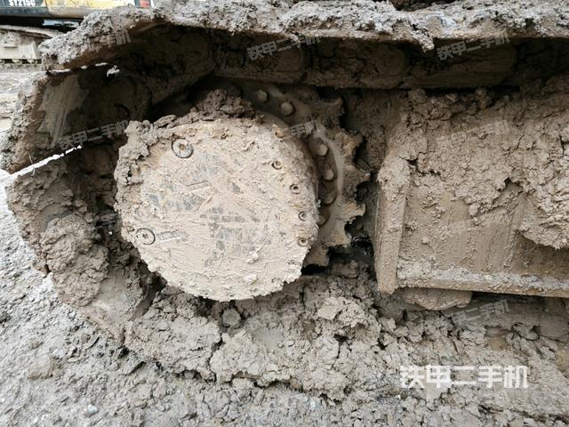 左驅(qū)動輪（行走機(jī)構(gòu)）