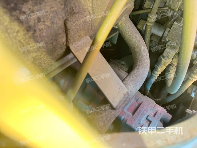 液壓泵艙室正面整體（整機(jī)外觀）