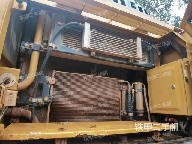 散熱器正面(大件艙室) 散熱器正面(大件艙室)