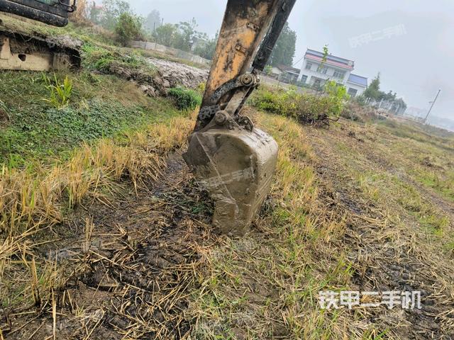 小臂整體左后(工作和回轉(zhuǎn)裝置) 小臂整體左后(工作和回轉(zhuǎn)裝置)