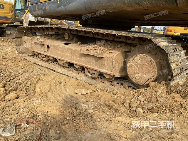 單側(cè)履帶整體（整機(jī)外觀）