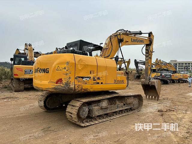 整機(jī)右后45°(整機(jī)外觀) 整機(jī)右后45°(整機(jī)外觀)