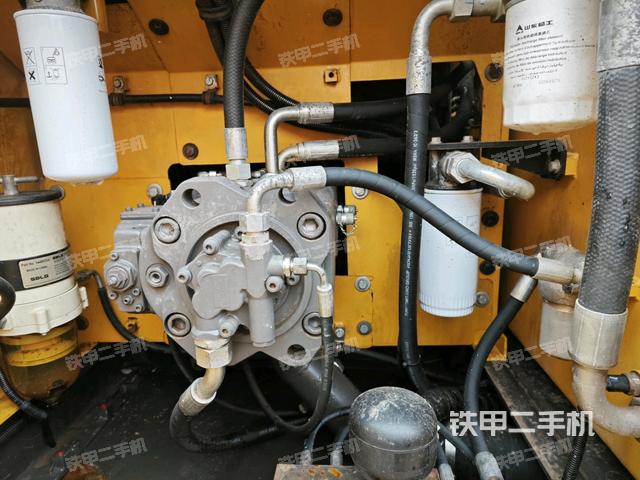 液壓泵斜45?右（大件艙室）