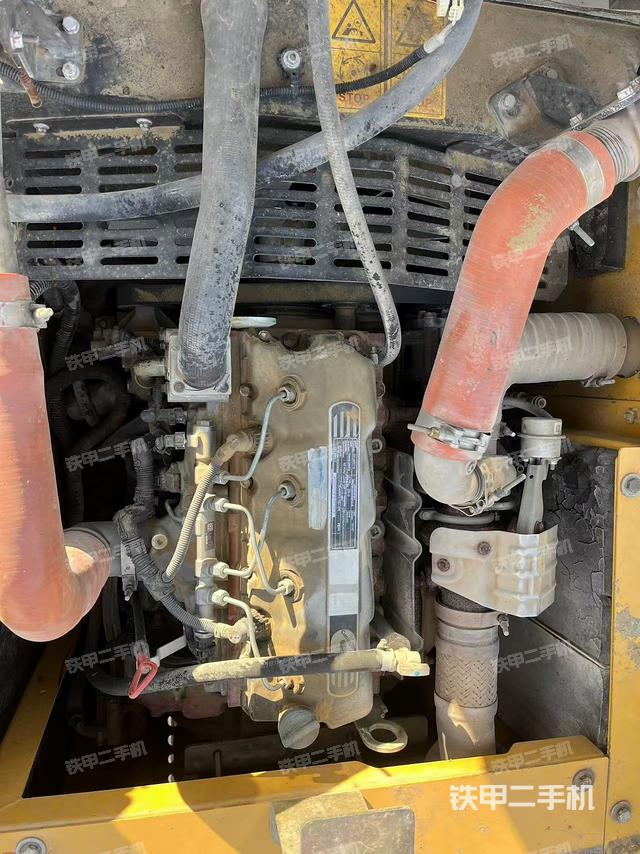 發(fā)動機整體俯視(整機外觀) 發(fā)動機整體俯視(整機外觀)