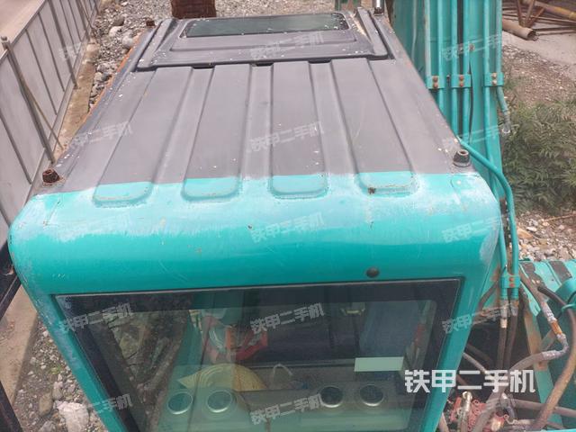 駕駛室頂部（整機(jī)外觀）