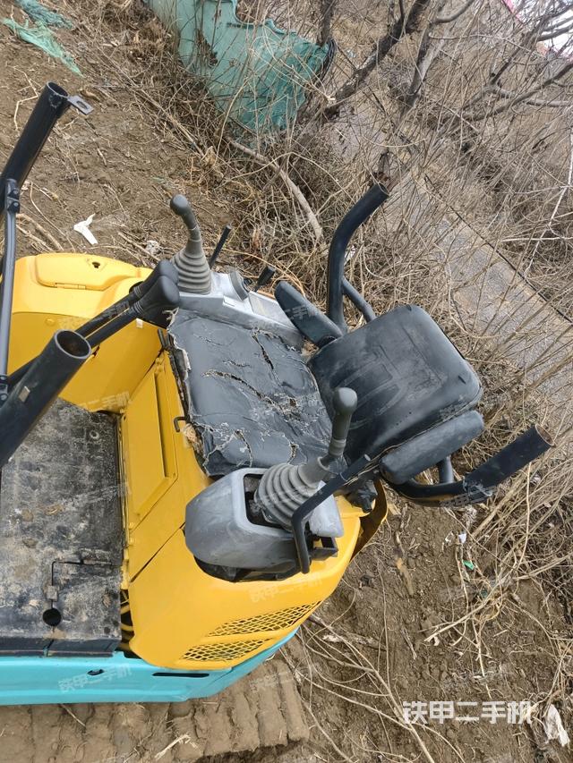 駕駛室頂部（整機(jī)外觀）