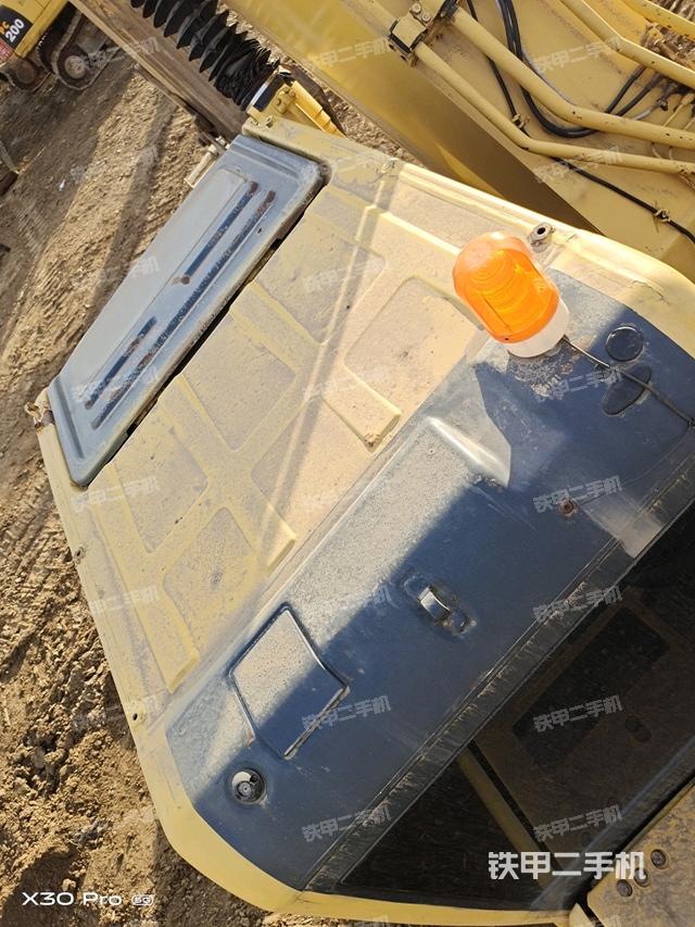 駕駛室頂部（整機(jī)外觀）