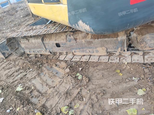 右側(cè)履帶整體?（行走機(jī)構(gòu)）