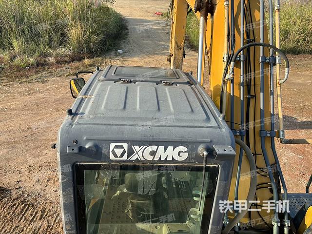 駕駛室頂部(整機外觀) 駕駛室頂部(整機外觀)