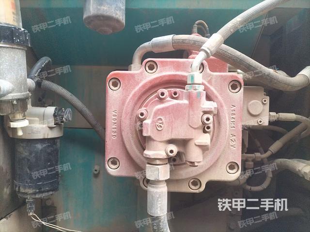 液壓泵艙室正面整體(整機(jī)外觀) 液壓泵艙室正面整體(整機(jī)外觀)