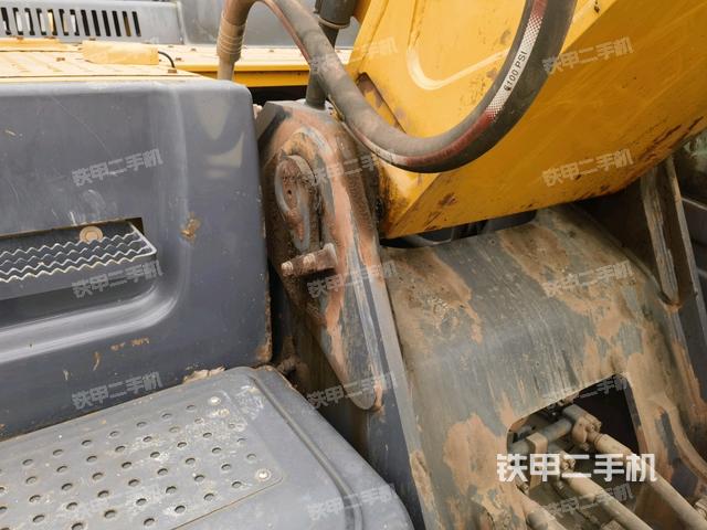 大臂根部?斜視(工作和回轉(zhuǎn)裝置) 大臂根部?斜視(工作和回轉(zhuǎn)裝置)