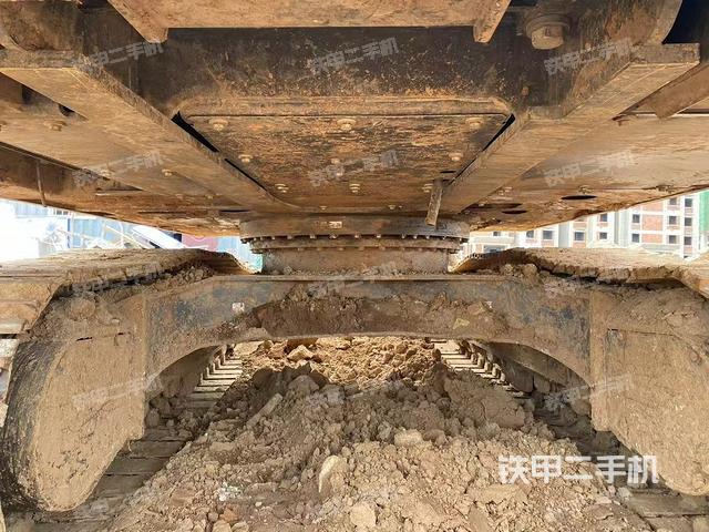 駕駛室頂部（整機(jī)外觀）