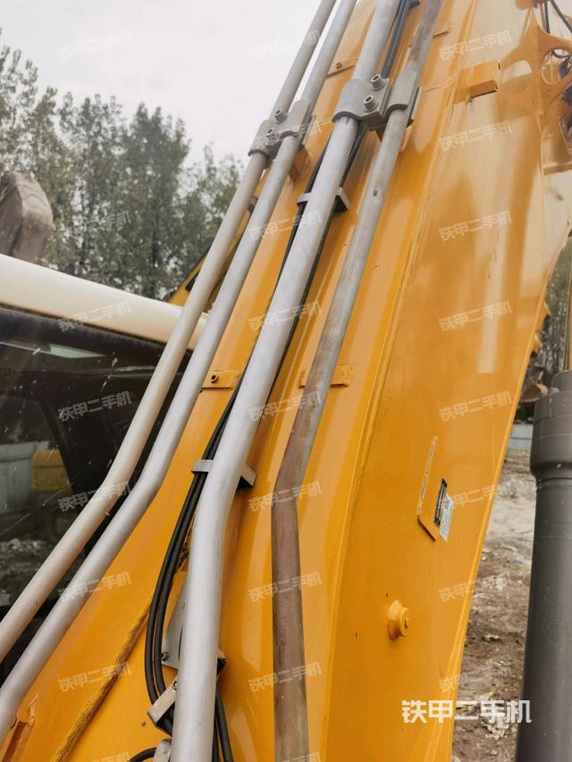 大臂背部俯視（工作和回轉(zhuǎn)裝置）