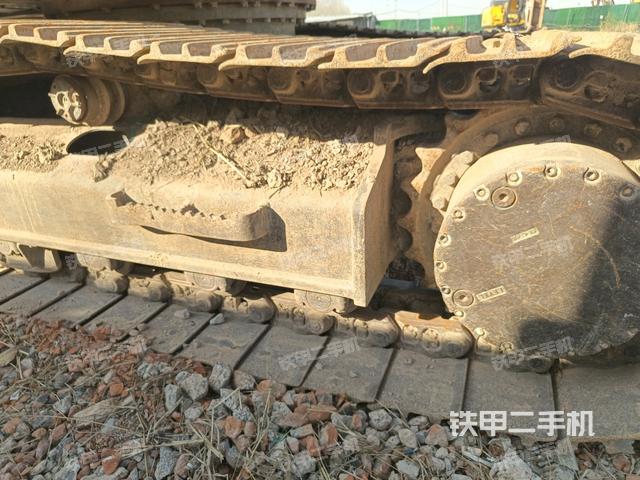 右驅(qū)動輪（行走機(jī)構(gòu)）