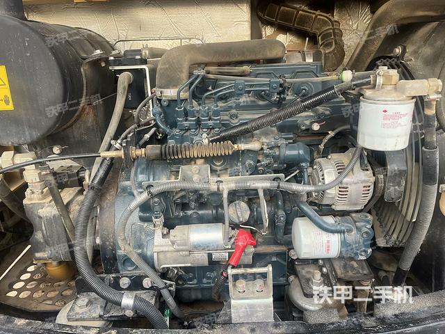 回轉(zhuǎn)馬達(dá)（上車部件）