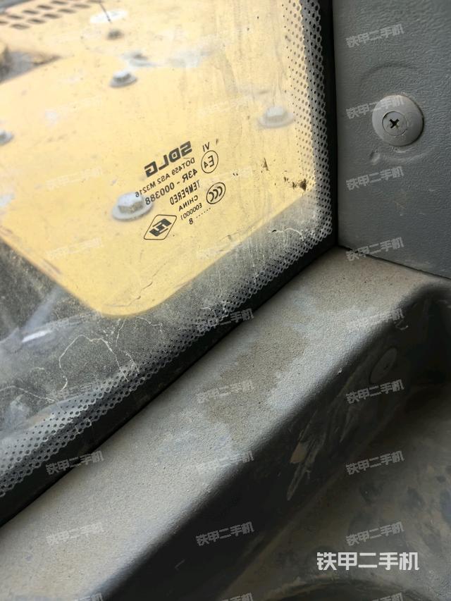 后窗玻璃角標(biāo)(駕駛室部分) 后窗玻璃角標(biāo)(駕駛室部分)