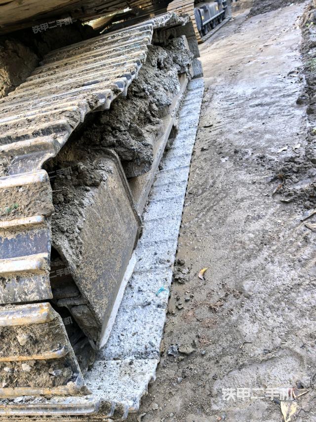 單側(cè)履帶整體（整機(jī)外觀）