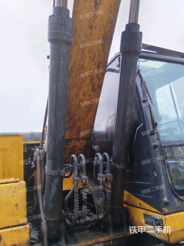 大臂油缸整體?豎拍（工作和回轉(zhuǎn)裝置）