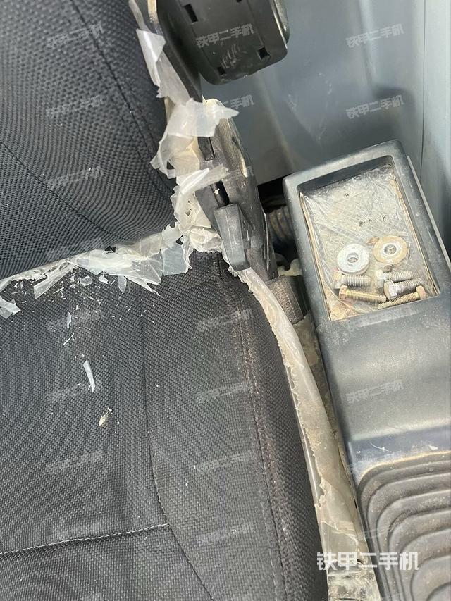 ?駕駛室正側(cè)（駕駛室部分）