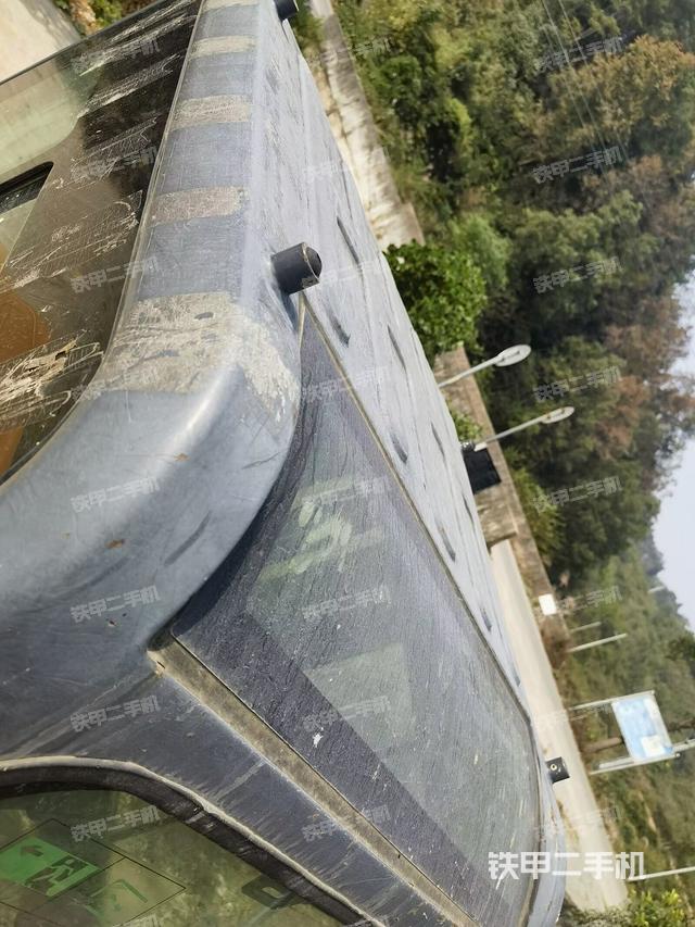 駕駛室頂部(整機外觀) 駕駛室頂部(整機外觀)