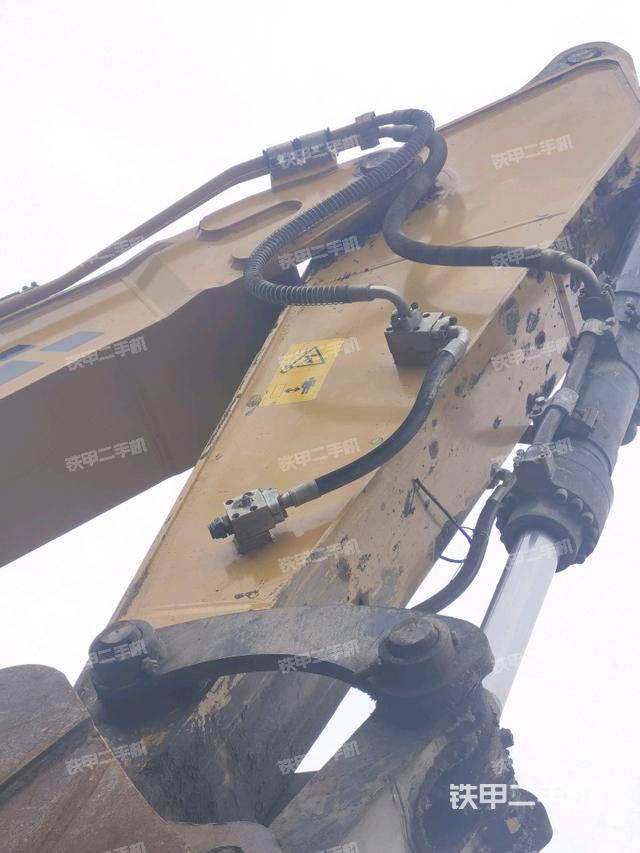 小臂整體左后(工作和回轉(zhuǎn)裝置) 小臂整體左后(工作和回轉(zhuǎn)裝置)