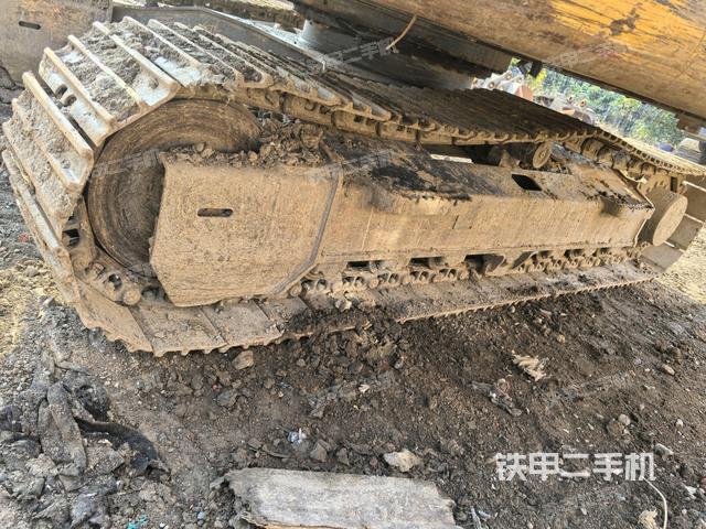 左側(cè)履帶整體?（行走機(jī)構(gòu)）