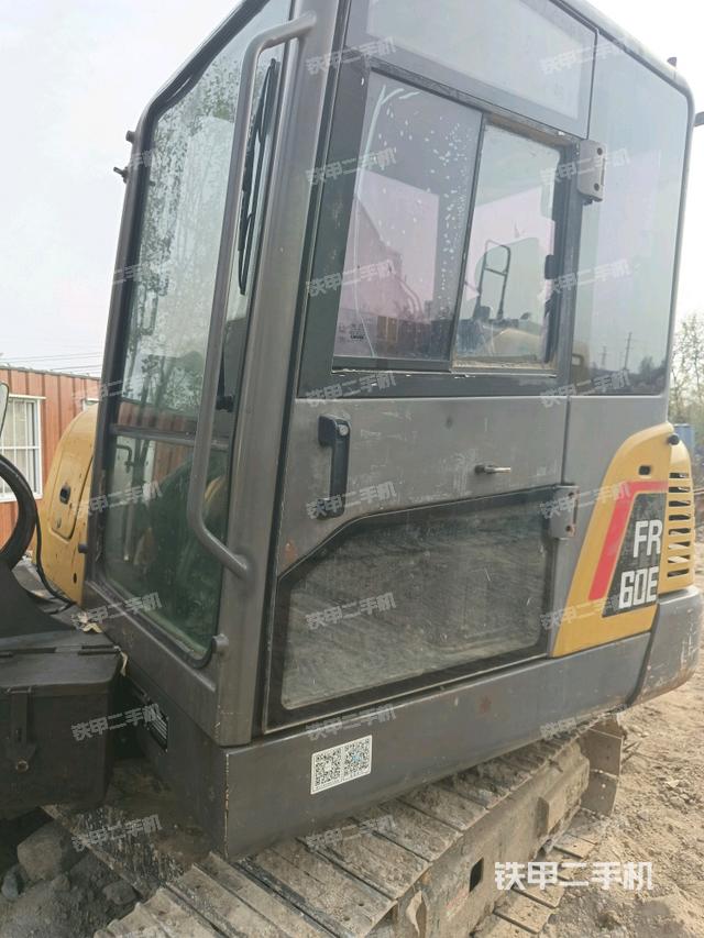 ?駕駛室正側(cè)（駕駛室部分）