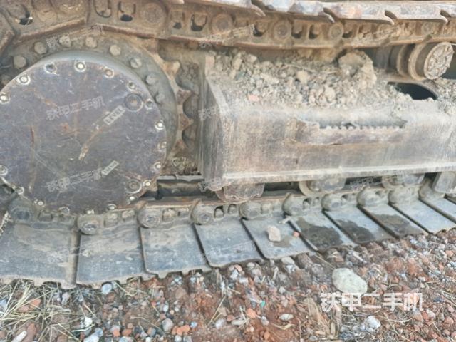 左驅(qū)動輪（行走機(jī)構(gòu)）