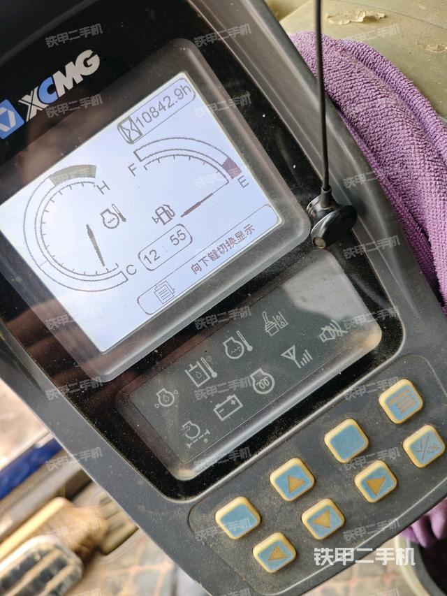 駕駛室整體(整機外觀) 駕駛室整體(整機外觀)