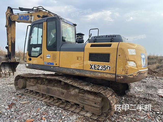 駕駛室整體（整機外觀）