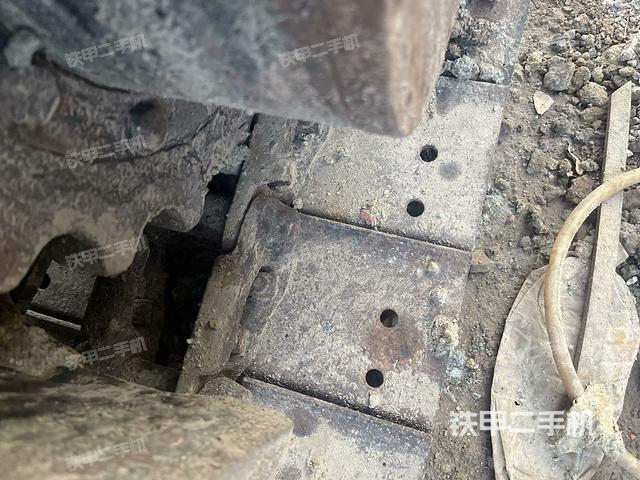 左側(cè)行走馬達(dá)蓋板（行走機(jī)構(gòu)）