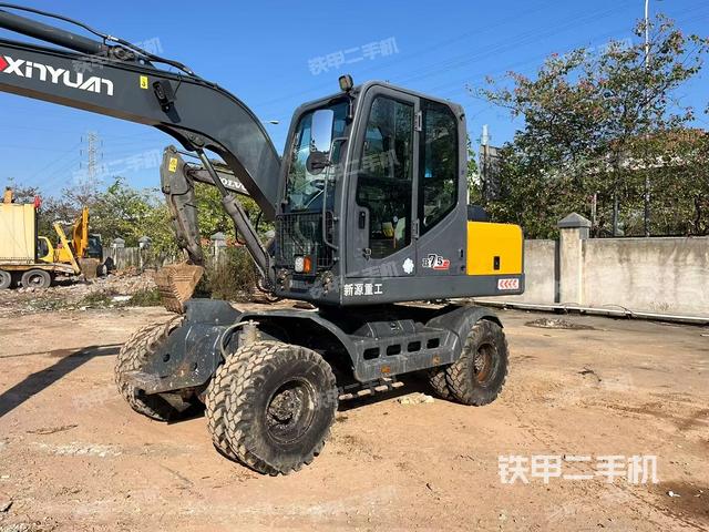 單側(cè)履帶整體（整機(jī)外觀）