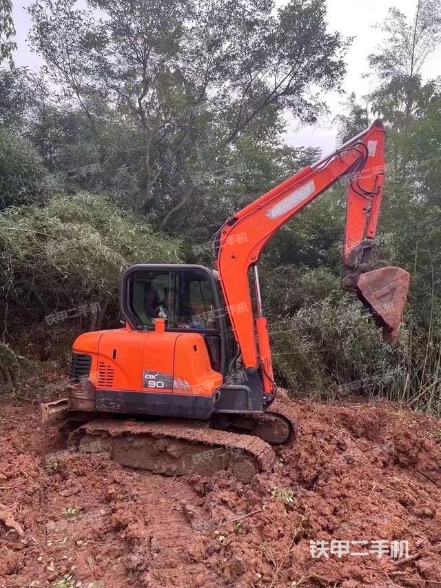 整機右后45°(整機外觀) 整機右后45°(整機外觀)