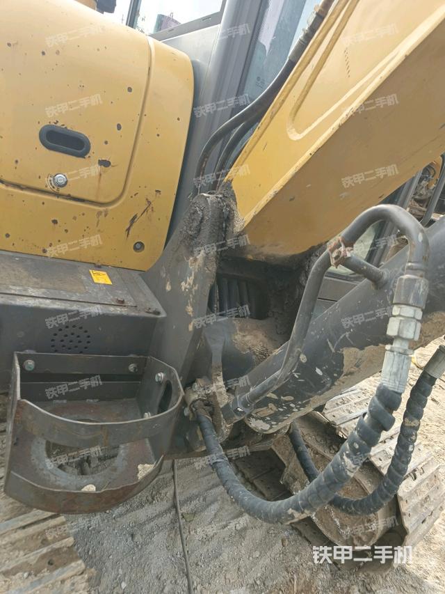 大臂根部?斜（工作和回轉(zhuǎn)裝置）