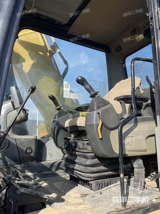 駕駛室整體（整機外觀）