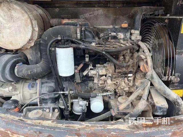 發(fā)動機整體俯視(整機外觀) 發(fā)動機整體俯視(整機外觀)