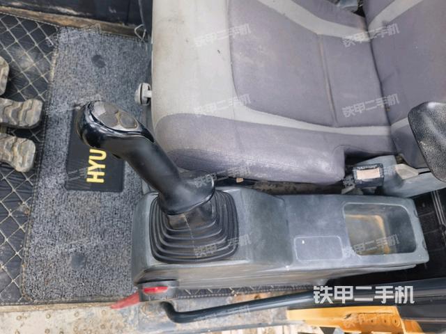 座椅左側(cè)控制臺(tái)/音響/含左手柄(駕駛室部分) 座椅左側(cè)控制臺(tái)/音響/含左手柄(駕駛室部分)