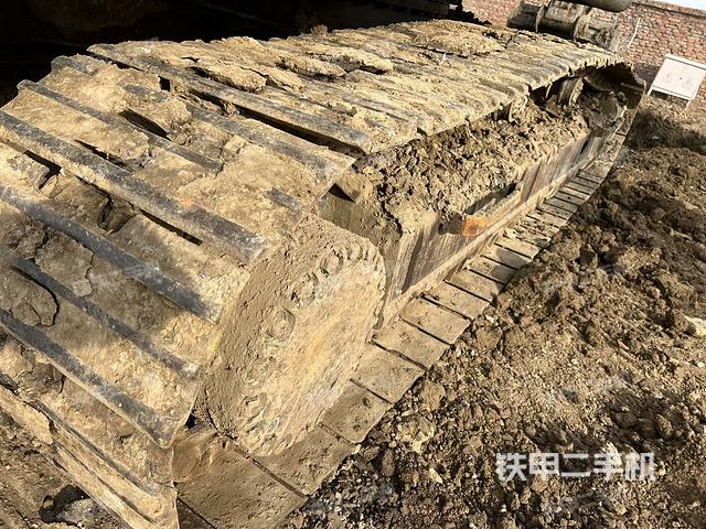 單側(cè)履帶整體（整機(jī)外觀）