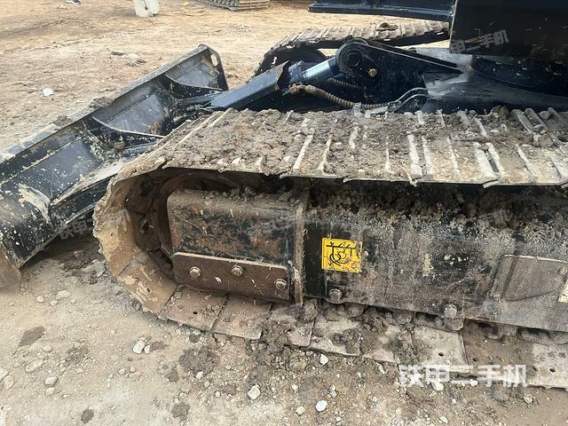 左驅(qū)動輪（行走機(jī)構(gòu)）