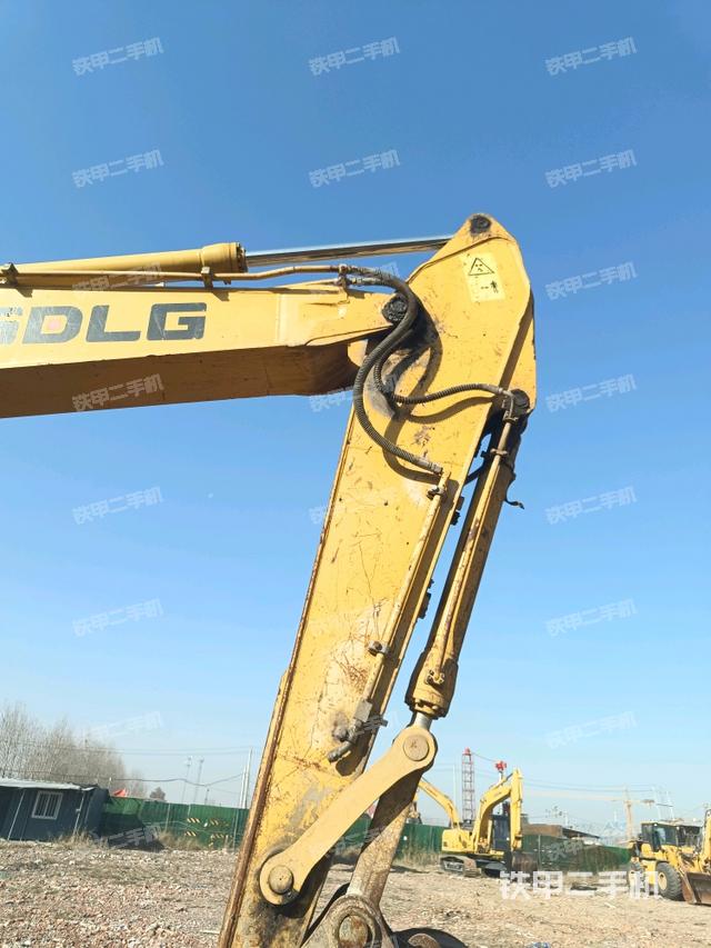 小臂整體左后（工作和回轉(zhuǎn)裝置）