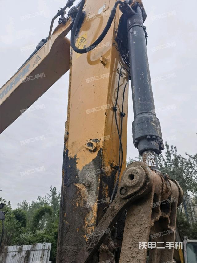 大臂油缸整體?豎拍（工作和回轉(zhuǎn)裝置）