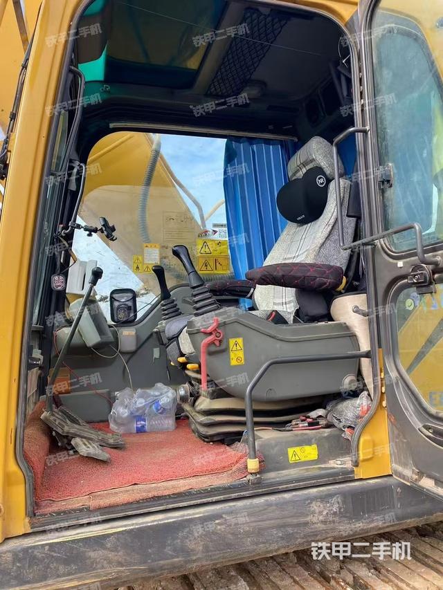 駕駛室整體（整機(jī)外觀）