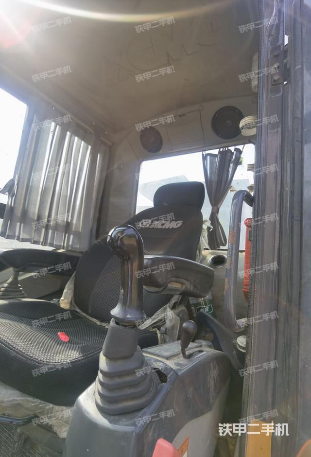 駕駛室整體(整機外觀) 駕駛室整體(整機外觀)