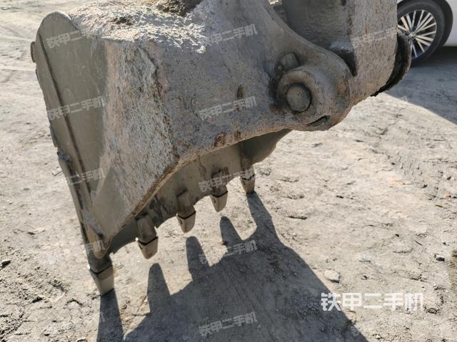 鏟斗右后整體（工作和回轉(zhuǎn)裝置）