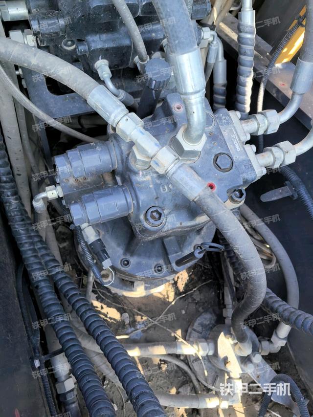 回轉(zhuǎn)馬達(dá)（上車部件）