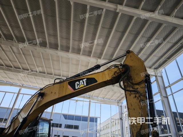 大臂整體?右側(cè)(工作和回轉(zhuǎn)裝置) 大臂整體?右側(cè)(工作和回轉(zhuǎn)裝置)