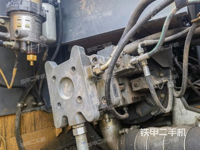 液壓泵斜45?左（大件艙室）