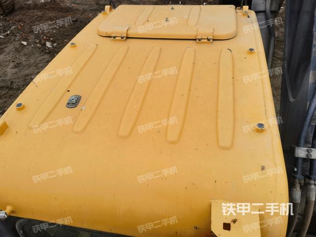 駕駛室頂部俯視(上車(chē)部件) 駕駛室頂部俯視(上車(chē)部件)