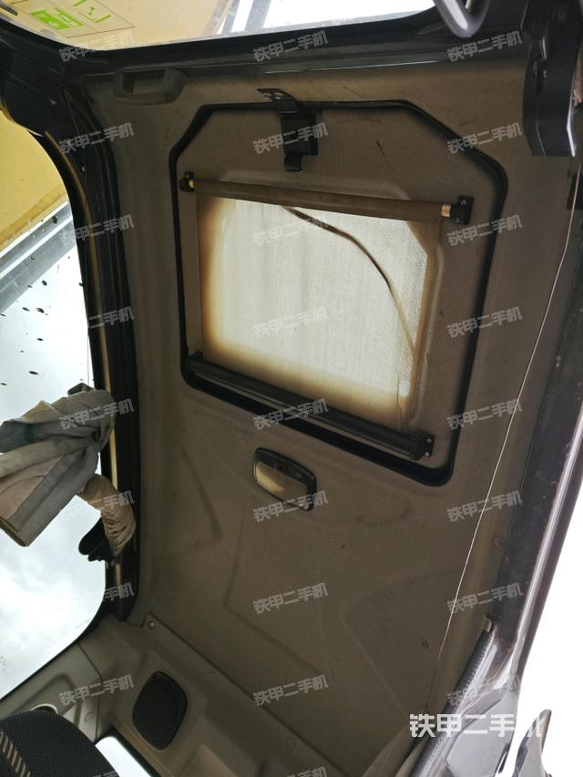 頂棚整體（駕駛室部分）